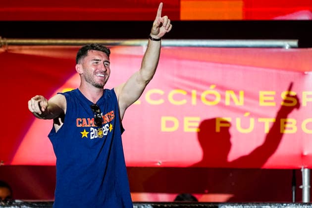 July 20, 2026, Madrid, Madrid, Spain: Aymeric Laporte celebrates on stage during celebration of Spain as Champions of the FIFA World Cup, WM, Weltmeisterschaft, Fussball 2026 at Cibeles Palace on July 20, 2026 in Madrid, Spain. Madrid Spain - ZUMAa181 20260720_zaa_a181_085 Copyright: xOscarxJ.xBarrosox