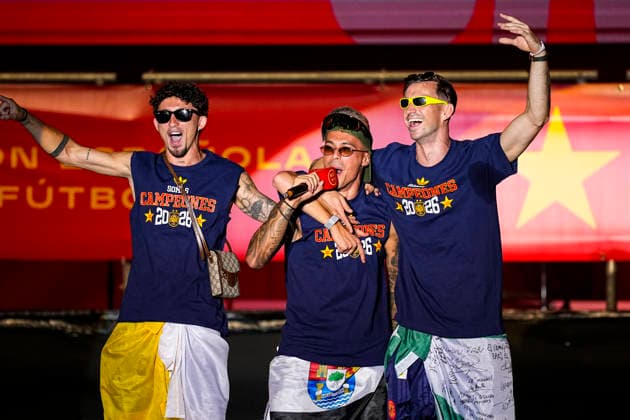 July 20, 2026, Madrid, Madrid, Spain: Yeremy Pino, Pedro Porro and Fabian Ruiz of Spain celebrate on stage during celebration of Spain as Champions of the FIFA World Cup, WM, Weltmeisterschaft, Fussball 2026 at Cibeles Palace on July 20, 2026 in Madrid, Spain. Madrid Spain - ZUMAa181 20260720_zaa_a181_087 Copyright: xOscarxJ.xBarrosox