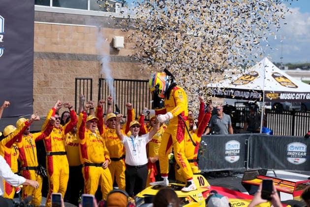 July 20, 2026, Lebanon, Tennessee, USA: Alex Palou, driver of the 10 Chip Ganassi Racing Honda celebrates in Victory Lane after winning the IndyCar, Indy Car, IRL, USA race at Nashville Super Speedway. Lebanon USA - ZUMAd212 20260720_zsp_d212_013 Copyright: xRichardxDolex