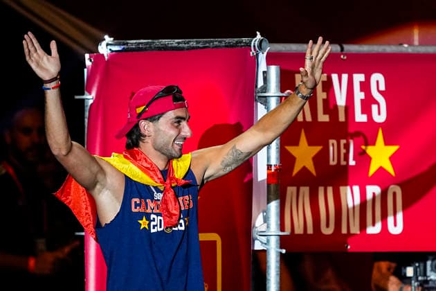 July 21, 2026, Madrid, Madrid, Spain: Ferran Torres celebrates on stage during celebration of Spain as Champions of the FIFA World Cup, WM, Weltmeisterschaft, Fussball 2026 at Cibeles Palace on July 20, 2026 in Madrid, Spain. Madrid Spain - ZUMAa181 20260721_zaa_a181_018 Copyright: xOscarxJ.xBarrosox