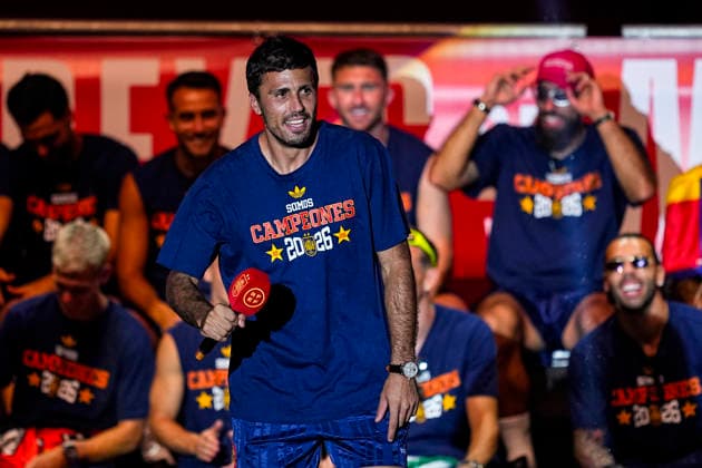 July 21, 2026, Madrid, Madrid, Spain: Rodri celebrates on stage during celebration of Spain as Champions of the FIFA World Cup, WM, Weltmeisterschaft, Fussball 2026 at Cibeles Palace on July 20, 2026 in Madrid, Spain. Madrid Spain - ZUMAa181 20260721_zaa_a181_019 Copyright: xOscarxJ.xBarrosox