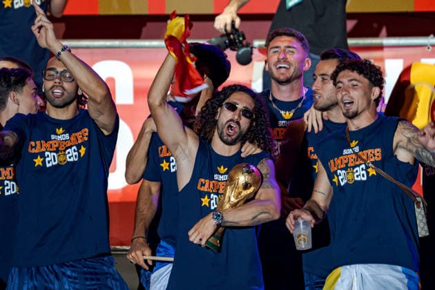 Spain celebrate 2026 FIFA World Cup, WM, Weltmeisterschaft, Fussball triumph in Madrid MADRID, SPAIN - JULY 20: Marc Cucurella of the Spanish national football team celebrates the victory with trophy as a massive crowd waving Spanish flags and wearing national team, Nationalteam jerseys around the main stage at the Cibeles Fountain (Fuente de Cibeles) in Madrid, Spain, on July 20, 2026. Thousands of supporters filled the city center as Spain celebrated winning its second FIFA World Cup title. Diego Radames Anadolu Madrid Spain. Editorial use only. Please get in touch for any other usage.  Copyright: x2026xAnadoluxDiegoxRadamesx