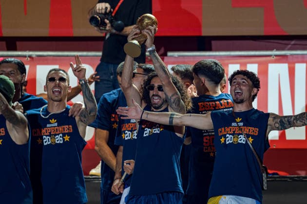Spain celebrate 2026 FIFA World Cup, WM, Weltmeisterschaft, Fussball triumph in Madrid MADRID, SPAIN - JULY 20: Marc Cucurella of the Spanish national football team celebrates the victory with trophy as a massive crowd waving Spanish flags and wearing national team, Nationalteam jerseys around the main stage at the Cibeles Fountain (Fuente de Cibeles) in Madrid, Spain, on July 20, 2026. Thousands of supporters filled the city center as Spain celebrated winning its second FIFA World Cup title. Diego Radames Anadolu Madrid Spain. Editorial use only. Please get in touch for any other usage.  Copyright: x2026xAnadoluxDiegoxRadamesx