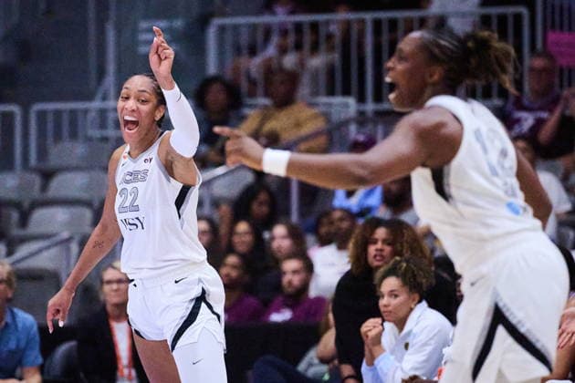 July 20, 2026, Toronto, On, Canada: Las Vegas Aces A ja Wilson (22), left, reacts alongside Chelsea Gray (12) after scoring against the Toronto Tempo during first half WNBA, Basketball Damen, USA basketball action in Toronto, on Monday, July 20, 2026. Canada News - July 20, 2026  - ZUMAc35_ 20260720_zaf_c35_084 Copyright: xSammyxKoganx