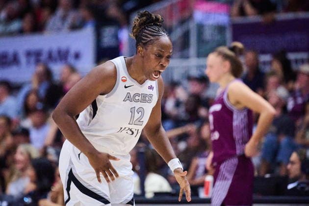 July 20, 2026, Toronto, On, Canada: Las Vegas Aces Chelsea Gray (12) reacts after scoring against the Toronto Tempo during first half WNBA, Basketball Damen, USA basketball action in Toronto, on Monday, July 20, 2026. Canada News - July 20, 2026  - ZUMAc35_ 20260720_zaf_c35_086 Copyright: xSammyxKoganx