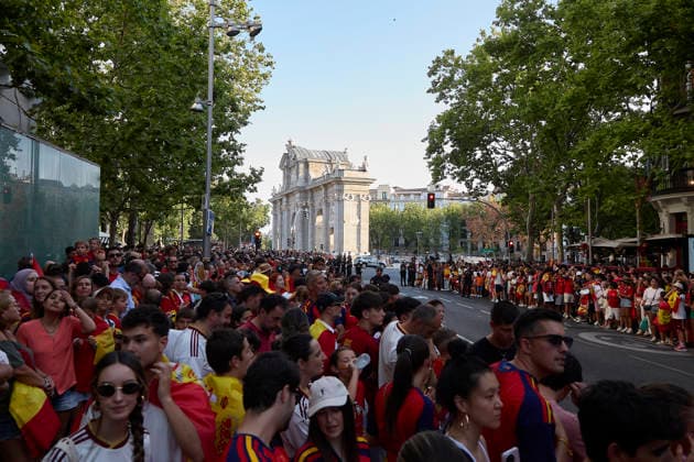 Spanish national team, Nationalteam s victory parade to celebrate their 2026 World Cup triumph Football fans in Spain gather during the Spanish national team’s victory parade to celebrate their 2026 World Cup triumph in Madrid. Madrid Spain Copyright: xFedericoxTitonex xSOPAxImagesx FTITONE_001