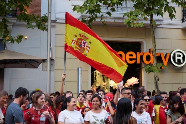 July 20, 2026, Madrid, Spain: Football fans in Spain gather during the Spanish national team, Nationalteam Ä™s victory parade to celebrate their 2026 World Cup triumph in Madrid. Madrid Spain - ZUMAs197 20260720_aaa_s197_327 Copyright: xFedericoxTitonex