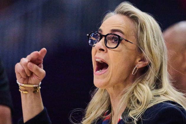 July 20, 2026, Toronto, On, Canada: Las Vegas Aces head coach Becky Hammon reacts during first half WNBA, Basketball Damen, USA basketball action against the Toronto Tempo in Toronto, on Monday, July 20, 2026. Canada News - July 20, 2026  - ZUMAc35_ 20260720_zaf_c35_108 Copyright: xSammyxKoganx