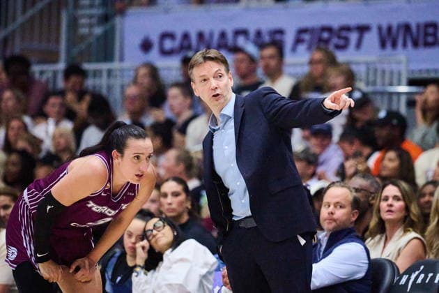 July 20, 2026, Toronto, On, Canada: Toronto Tempo associate head coach Olaf Lange speaks with Marina Mabrey (3), assuming head coach Sandy Brondello s responsibilities as she serves her one-game suspension during first half WNBA, Basketball Damen, USA basketball action against the Las Vegas Aces in Toronto, on Monday, July 20, 2026. Canada News - July 20, 2026  - ZUMAc35_ 20260720_zaf_c35_119 Copyright: xSammyxKoganx