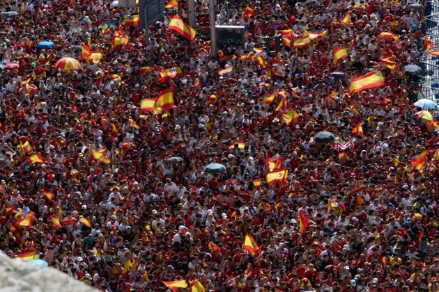 Spain celebrate 2026 FIFA World Cup, WM, Weltmeisterschaft, Fussball triumph in Madrid MADRID, SPAIN - JULY 20: Fans of the Spanish national football team gather around the main stage at the Cibeles Fountain (Fuente de Cibeles) in Madrid, Spain, on July 20, 2026, to celebrate their team s 1-0 extra-time victory over Argentina in the 2026 FIFA World Cup final. Thousands of supporters filled the city center as Spain celebrated winning its second FIFA World Cup title. Ruben Albarran Anadolu Madrid Spain. Editorial use only. Please get in touch for any other usage.  Copyright: x2026xAnadoluxRubenxAlbarranx