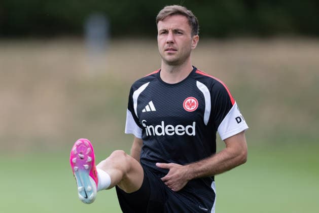 Training Eintracht Frankfurt Mario Götze (Eintracht Frankfurt, 27). Training von Eintracht Frankfurt am 20. Juli 2026 im Deutsche Bank Park in Frankfurt am Main., Frankfurt am Main Hessen Deutschland Deutsche Bank Park *** Eintracht Frankfurt Training: Mario Götze, Eintracht Frankfurt, 27. Eintracht Frankfurt training session on July 20, 2026, at Deutsche Bank Park in Frankfurt am Main, Frankfurt am Main, Hesse, Germany; Deutsche Bank Park