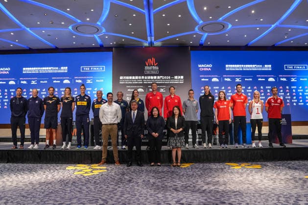 Ahead of 2026 FIVB Volleyball Women s Nations League Finals in China MACAU, CHINA - JULY 21 : Head coaches and players pose for a group photo following a press conference, PK, Pressekonferenz held at the Andaz Hotel ahead of the final stage of the 2026 FIVB Volleyball Women s Nations League (VNL) on July 21, 2026 in Macau, China. Dilara Irem Sancar Anadolu Macau China. Editorial use only. Please get in touch for any other usage.  Copyright: x2026xAnadoluxDilaraxIremxSancarx