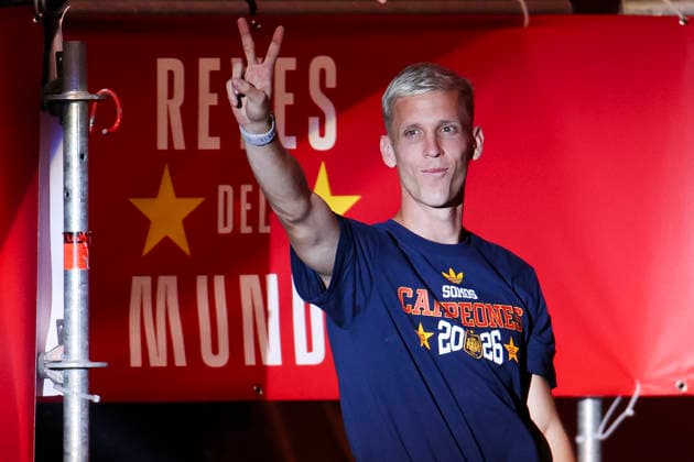 ESP: Spain celebrates World Cup Champions 2026 Dani Olmo enters the stage at Plaza de Cibeles in Madrid, celebrating with his teammates after winning the World Cup. Madrid Madrid Spain *** ESP Spain Celebrates 2026 World Cup Champions: Dani Olmo Takes the Stage at Plaza de Cibeles in Madrid, Celebrating with His Teammates After Winning the World Cup Madrid Madrid Spain Copyright: xAlejandroxMatiasx