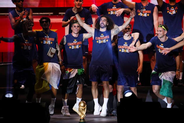 ESP: Spain celebrates World Cup Champions 2026 Cucurella enters the stage at Plaza de Cibeles in Madrid, celebrating with his teammates after winning the World Cup. Madrid Madrid Spain *** ESP Spain Celebrates 2026 World Cup Champions: Cucurella Takes the Stage at Plaza de Cibeles in Madrid, Celebrating with His Teammates After Winning the World Cup Madrid Madrid Spain Copyright: xAlejandroxMatiasx