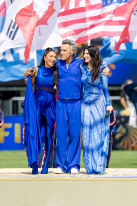 EAST RUTHERFORD, NJ - JULY 19: Robbie Williams, Nicole Scherzinger and Laura Pausini perform before the FIFA World Cup, WM, Weltmeisterschaft, Fussball Final match between Spain and Argentina on July 19, 2026 at the New York New Jersey Stadium in East Rutherford, NJ.(Photo by Bob Kupbens Icon Sportswire) SOCCER: JUL 19 FIFA World Cup 26 Final - Spain v Argentina EDITORIAL USE ONLY Icon260719090