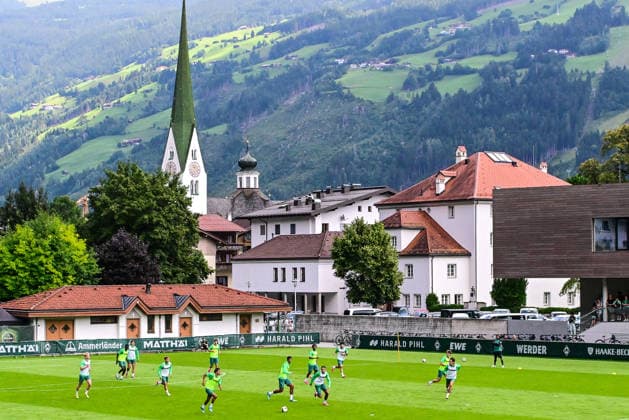 21.07.2026, AUT, Fußball, Herren, 1. Bundesliga, Trainingslager, Saison 2026 2027, Zell am Ziller, SV Werder Bremen Vormittagstraining, Spiel Zell am Ziller Parkstadion Tirol Österreich *** July 21, 2026, Austria, Soccer, Men s, 1. Bundesliga, Training Camp, 2026–2027 Season, Zell am Ziller, SV Werder Bremen Morning Practice, Match at Zell am Ziller Parkstadion, Tyrol, Austria Copyright: xNordphotox xHafnerx