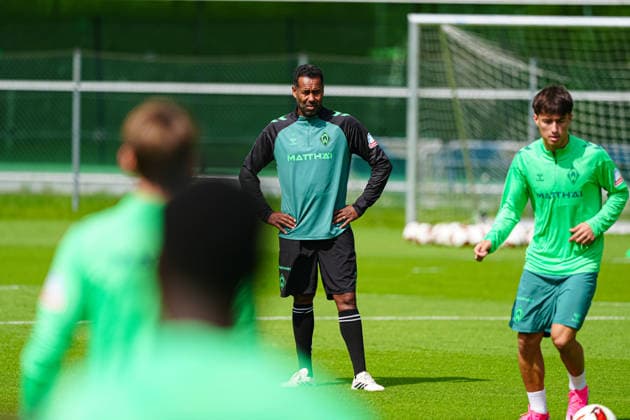 Daniel Thioune (SV Werder Bremen, Trainer) AUT, Training SV Werder Bremen, Fussball, 1. Bundesliga, Saison 2026 2027, 21.07.2026 AUT, Training SV Werder Bremen, Fussball, 1. Bundesliga, Saison 2026 2027, 21.07.2026 Zell am Ziller *** Daniel Thioune, SV Werder Bremen, Coach (AUT), SV Werder Bremen Training, Soccer, Bundesliga 1, 2026–2027 Season, July 21, 2026, Austria, SV Werder Bremen training, soccer, Bundesliga 1, 2026–2027 season, July 21, 2026, Zell am Ziller Copyright: xEibner-Pressefoto MarcelxvonxFehrnx EP_MFN