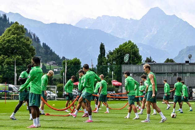 21.07.2026, AUT, Fußball, Herren, 1. Bundesliga, Trainingslager, Saison 2026 2027, Zell am Ziller, SV Werder Bremen Warm-up, Amos Pieper (Werder Bremen, 5) Zell am Ziller Parkstadion Tirol Österreich *** July 21, 2026, Austria, Soccer, Men s, 1. Bundesliga, Training Camp, 2026–2027 Season, Zell am Ziller, SV Werder Bremen Warm-up, Amos Pieper (Werder Bremen), 5 Zell am Ziller Parkstadion, Tyrol, Austria Copyright: xNordphotox xHafnerx