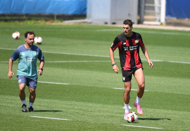 21.07.2026, xophax, Fussball 1.Bundesliga, Bayer 04 Leverkusen . Öffentliches Training . BayArena . Patrick Schick ( Bayer 04 Leverkusen ) , rechts Leverkusen *** July 21, 2026, xophax, Soccer, Bundesliga 1, Bayer 04 Leverkusen, Open Practice at BayArena, Patrick Schick, Bayer 04 Leverkusen, right: Leverkusen