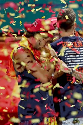 July 20, 2026, Madrid, Madrid, Spain: Spanish forward FERRAN TORRES kisses and lifts the 2026 World Cup trophy surrounded by his teammates on the celebration stage at Plaza de Cibeles. Despite facing heavy public criticism for his performance during the early matches of the tournament, FERRAN TORRES secured his place in Spanish soccer history by scoring the historic winning goal in the 106th minute of the final against Argentina. Up to two million fans flooded the streets of the capital, with 120,000 supporters packing the iconic square, to honor the national team, Nationalteam and witness their heroes commemorate the much-anticipated conquest of their second star. Madrid Spain - ZUMAo127 20260720_zep_o127_264 Copyright: xHugoxOrtunox