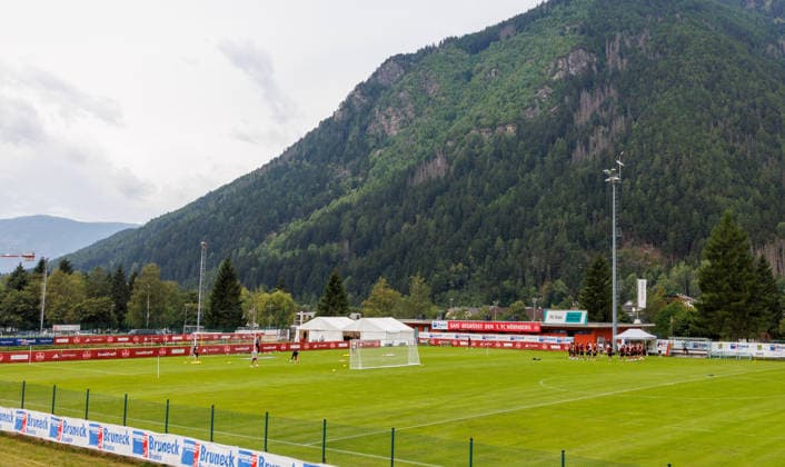 21.07.2026 - Fussball - 2. Fussball-Bundesliga - Saison 2026 2027 - 1. FC Nürnberg FCN Club - Trainingslager Sommer Sommertrainingslager Gais - Bruneck - Südtirol - Zink DaMa - xdaxmax - Miroslav Miro Klose ( Trainer 1. FC Nürnberg FCN ) spricht zu Mannschaft Team *** July 21, 2026 Soccer 2 Soccer Bundesliga 2026–2027 Season 1. FC Nürnberg (FCN) Club Summer Training Camp Summer Training Camp in Gais, Brunico, South Tyrol Zink DaMa xdaxmax Miroslav Miro Klose, Coach of 1. FC Nürnberg FCN Addresses the Team