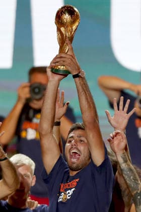 July 20, 2026, Madrid, Madrid, Spain: Spain national team, Nationalteam captain RODRI HERNANDEZ performs the ceremonial build-up ritual on the main stage at Plaza de Cibeles, hyping up his teammates and thousands of cheering supporters before raising the 2026 World Cup trophy. Surrounded by the entire squad and an electric crowd of over 120,000 fans in the squareÃ¢â‚¬?part of an estimated two million people who flooded the streets of Madrid to welcome the teamÃ¢â‚¬?the midfielder led the national celebrations following Spain s historic 1-0 victory against Argentina, commemorating the conquest of their second world title. 2026 World Cup Champions: Spain Celebrate Second Star With Two Million Fans In Madrid  - ZUMAo127 20260720_zep_o127_239 Copyright: xHugoxOrtunox