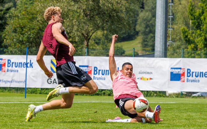 21.07.2026 - Fussball - 2. Fussball-Bundesliga - Saison 2026 2027 - 1. FC Nürnberg FCN Club - Trainingslager Sommer Sommertrainingslager Gais - Bruneck - Südtirol - Zink DaMa - xdaxmax - Piet Scobel (19, 1. FC Nürnberg FCN ) Ioannis Masouras (21, 1. FC Nürnberg FCN ) *** July 21, 2026 Soccer 2 Soccer Bundesliga 2026–2027 Season 1 FC Nuremberg FCN Club Summer Training Camp Summer Training Camp in Gais, Brunico, South Tyrol Zink DaMa xdaxmax Piet Scobel 19, 1 FC Nuremberg (FCN) Ioannis Masouras 21, 1 FC Nuremberg (FCN)
