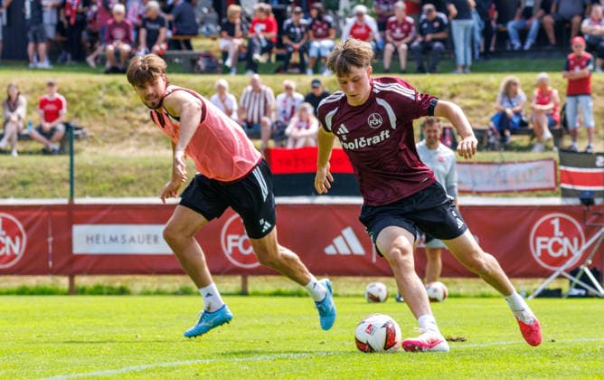 21.07.2026 - Fussball - 2. Fussball-Bundesliga - Saison 2026 2027 - 1. FC Nürnberg FCN Club - Trainingslager Sommer Sommertrainingslager Gais - Bruneck - Südtirol - Zink DaMa - xdaxmax - Fynn Otto (20, 1. FC Nürnberg FCN ) Marko Soldic (16, 1. FC Nürnberg FCN ) *** July 21, 2026 Soccer 2 Soccer Bundesliga 2026–2027 Season 1 FC Nuremberg (FCN) Club Summer Training Camp Summer Training Camp in Gais, Brunico, South Tyrol Zink DaMa xdaxmax Fynn Otto 20, 1 FC Nuremberg (FCN) Marko Soldic 16, 1 FC Nuremberg (FCN)