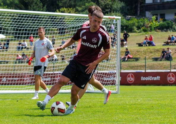 21.07.2026 - Fussball - 2. Fussball-Bundesliga - Saison 2026 2027 - 1. FC Nürnberg FCN Club - Trainingslager Sommer Sommertrainingslager Gais - Bruneck - Südtirol - Zink DaMa - xdaxmax - Tobias Heß Hess ( U23 FCN ) *** July 21, 2026 Soccer 2 Bundesliga 2026–2027 Season 1. FC Nürnberg (FCN) Club Summer Training Camp Summer Training Camp in Gais, Bruneck, South Tyrol Zink DaMa xdaxmax Tobias Heß (Hess) FCN U23