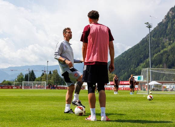 21.07.2026 - Fussball - 2. Fussball-Bundesliga - Saison 2026 2027 - 1. FC Nürnberg FCN Club - Trainingslager Sommer Sommertrainingslager Gais - Bruneck - Südtirol - Zink DaMa - xdaxmax - Miroslav Miro Klose ( Trainer 1. FC Nürnberg FCN ) gibt Anweisungen an Khalid Abu El Haija (44, 1. FC Nürnberg FCN ) *** July 21, 2026 Soccer 2 Soccer Bundesliga 2026–2027 Season 1. FC Nürnberg (FCN) Club Summer Training Camp Summer Training Camp in Gais, Brunico, South Tyrol Zink DaMa xdaxmax Miroslav Miro Klose, Coach of 1. FC Nürnberg FCN gives instructions to Khalid Abu El Haija 44, 1 FC Nuremberg FCN