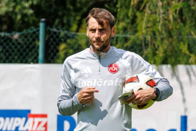 21.07.2026 - Fussball - 2. Fussball-Bundesliga - Saison 2026 2027 - 1. FC Nürnberg FCN Club - Trainingslager Sommer Sommertrainingslager Gais - Bruneck - Südtirol - Zink DaMa - xdaxmax - Matthias Kreutzer ( Co-Trainer 1. FC Nürnberg FCN ) *** July 21, 2026 Soccer 2 Bundesliga 2026–2027 Season 1 FC Nürnberg (FCN) Club Summer Training Camp Summer Training Camp in Gais, Bruneck, South Tyrol Zink DaMa xdaxmax Matthias Kreutzer, Assistant Coach, 1 FC Nürnberg FCN
