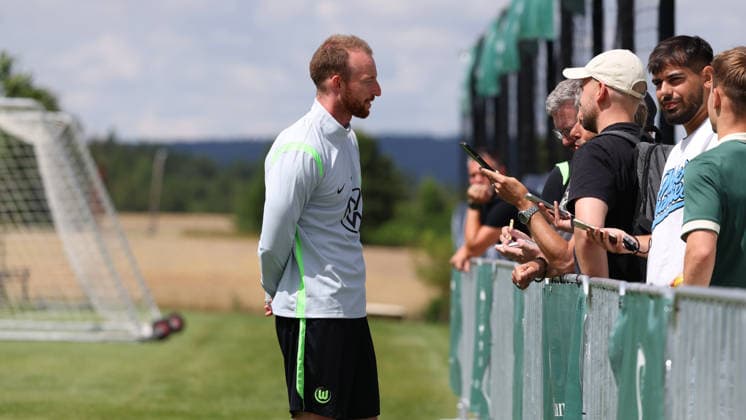 VfL Trainingslager, Weimarer Land Blankenhain, 21.07.2026, Fußball, Herren, Saison 2026 2027, 2. BL, VfL Wolfsburg, Sommer-Trainingslager: Tag 3., Interview mit Maximilian Arnold (VfL Wolfsburg) Weimarer Land, Thüringen Deutschland *** VfL Training Camp, Weimarer Land Blankenhain, July 21, 2026, Soccer, Men s, 2026–2027 Season, 2nd Bundesliga, VfL Wolfsburg, Summer Training Camp Day 3, Interview with Maximilian Arnold, VfL Wolfsburg, Weimarer Land, Thuringia, Germany