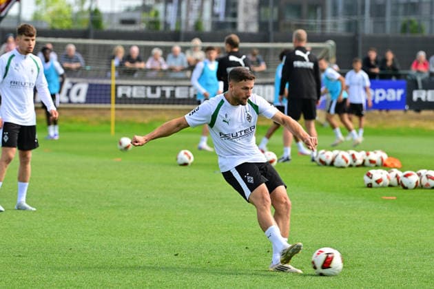 21.07.2026; Moenchengladbach; Fussball, Herren, Saison 2026 2027, Training Borussia Moenchengladbach Enzo Leopold (Gladbach) DFL regulations prohibit any use of photographs as image sequences and or quasi-video. ista-Borussia-Park NRW Deutschland *** July 21, 2026, Mönchengladbach, Soccer, Men s, 2026–2027 Season, Borussia Mönchengladbach Training, Enzo Leopold, Gladbach. DFL regulations prohibit any use of photographs as image sequences and or quasi-video content at Borussia Park, NRW, Germany
