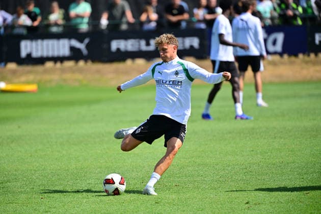 21.07.2026; Moenchengladbach; Fussball, Herren, Saison 2026 2027, Training Borussia Moenchengladbach Robin Hack (Gladbach) DFL regulations prohibit any use of photographs as image sequences and or quasi-video. ista-Borussia-Park NRW Deutschland *** July 21, 2026, Mönchengladbach, Soccer, Men s, 2026–2027 Season, Borussia Mönchengladbach Training, Robin Hack, Gladbach. DFL regulations prohibit any use of photographs as image sequences and or quasi-video content at Borussia Park, North Rhine-Westphalia, Germany
