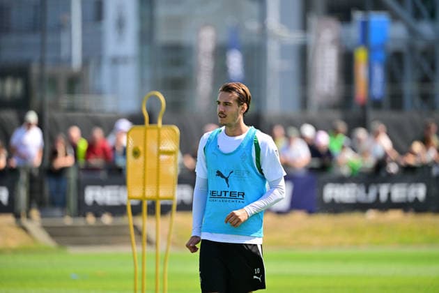 21.07.2026; Moenchengladbach; Fussball, Herren, Saison 2026 2027, Training Borussia Moenchengladbach Florian Neuhaus (Gladbach) DFL regulations prohibit any use of photographs as image sequences and or quasi-video. ista-Borussia-Park NRW Deutschland *** July 21, 2026, Mönchengladbach, Soccer, Men s, 2026–2027 Season, Borussia Mönchengladbach Training, Florian Neuhaus, Gladbach. DFL regulations prohibit any use of photographs as image sequences and or quasi-video content at Borussia Park, NRW, Germany