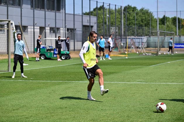 21.07.2026; Moenchengladbach; Fussball, Herren, Saison 2026 2027, Training Borussia Moenchengladbach Florian Neuhaus (Gladbach) DFL regulations prohibit any use of photographs as image sequences and or quasi-video. ista-Borussia-Park NRW Deutschland *** July 21, 2026, Mönchengladbach, Soccer, Men s, 2026–2027 Season, Borussia Mönchengladbach Training, Florian Neuhaus, Gladbach. DFL regulations prohibit any use of photographs as image sequences and or quasi-video content at Borussia Park, North Rhine-Westphalia, Germany