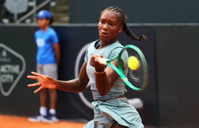 MSC Hamburg Ladies Open WTA, Tennis Damen 250) am Hamburger Rothenbaum: Noma Noha Akugue(Deutschland) in der 1. Runde. *** MSC Hamburg Ladies Open WTA 250 at Hamburg s Rothenbaum: Noma Noha Akugue of Germany in the first round