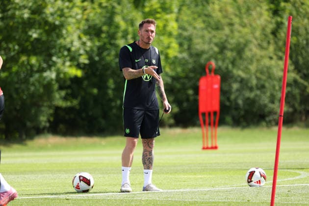 VfL Trainingslager, Weimarer Land Blankenhain, 21.07.2026, Fußball, Herren, Saison 2026 2027, 2. BL, VfL Wolfsburg, Sommer-Trainingslager: Tag 3. Cheftrainer Tobias Strobl (VfL Wolfsburg) Weimarer Land, Thüringen Deutschland *** VfL Training Camp, Weimarer Land Blankenhain, July 21, 2026, Soccer, Men s, 2026–2027 Season, 2nd Bundesliga, VfL Wolfsburg, Summer Training Camp Day 3, Head Coach Tobias Strobl, VfL Wolfsburg, Weimarer Land, Thuringia, Germany