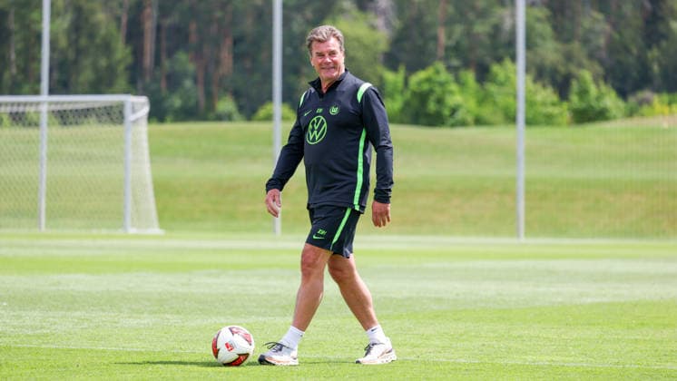 VfL Trainingslager, Weimarer Land Blankenhain, 21.07.2026, Fußball, Herren, Saison 2026 2027, 2. BL, VfL Wolfsburg, Sommer-Trainingslager: Tag 3. Geschäftsführer Dieter Hecking (VfL Wolfsburg) Weimarer Land, Thüringen Deutschland *** VfL Training Camp, Weimarer Land Blankenhain, July 21, 2026, Soccer, Men s, 2026–2027 Season, 2nd Bundesliga, VfL Wolfsburg, Summer Training Camp Day 3, Sporting Director Dieter Hecking, VfL Wolfsburg, Weimarer Land, Thuringia, Germany