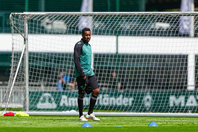Daniel Thioune (SV Werder Bremen, Trainer) AUT, Training SV Werder Bremen, Fussball, 1. Bundesliga, Saison 2026 2027, 21.07.2026 AUT, Training SV Werder Bremen, Fussball, 1. Bundesliga, Saison 2026 2027, 21.07.2026 Zell am Ziller *** Daniel Thioune, SV Werder Bremen, Coach (AUT), SV Werder Bremen Training, Soccer, Bundesliga 1, 2026–2027 Season, July 21, 2026, Austria, SV Werder Bremen training, soccer, Bundesliga 1, 2026–2027 season, July 21, 2026, Zell am Ziller Copyright: xEibner-Pressefoto MarcelxvonxFehrnx EP_MFN