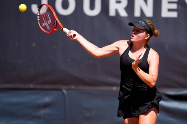 MSC Hamburg Ladies Open - Day 2 Veronika Erjavec of Slovenia plays during her round of 32 match against Leyre Romero Gormaz of Spain at the 2026 MSC Hamburg Ladies Open women s tennis tournament at Am Rothenbaum in Hamburg, Germany. Hamburg Hamburg Germany  Copyright: xOwenxHammondx originalFilename:hammond-2026msch260721_np9xa.jpg