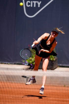 MSC Hamburg Ladies Open - Day 2 Mona Barthel of Germany plays against seventh seed Yulia Putintseva of Kazakhstan during their round of 32 match at the 2026 MSC Hamburg Ladies Open women s tennis tournament at Am Rothenbaum in Hamburg, Germany. Hamburg Hamburg Germany  Copyright: xOwenxHammondx originalFilename:hammond-2026msch260721_npncd.jpg