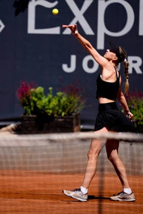 MSC Hamburg Ladies Open - Day 2 Mona Barthel of Germany plays against seventh seed Yulia Putintseva of Kazakhstan during their round of 32 match at the 2026 MSC Hamburg Ladies Open women s tennis tournament at Am Rothenbaum in Hamburg, Germany. Hamburg Hamburg Germany  Copyright: xOwenxHammondx originalFilename:hammond-2026msch260721_nptOV.jpg