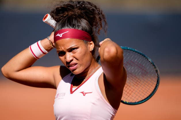 MSC Hamburg Ladies Open - Day 2 Naima Karamoko of Switzerland plays with partner Irina Bara of Romania during their round of 16 doubles match against Jesika Maleckova and Miriam Skoch of the Czech Republic at the 2026 MSC Hamburg Ladies Open Women s tennis tournament in Hamburg, Germany. Hamburg Hamburg Germany  Copyright: xOwenxHammondx originalFilename:hammond-2026msch260721_npO1G.jpg