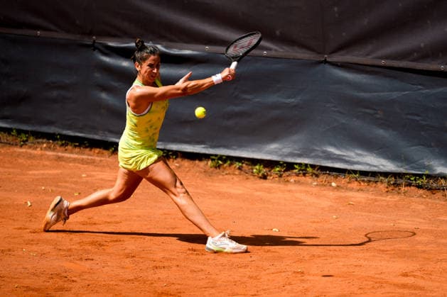 MSC Hamburg Ladies Open - Day 2 Sara Sorribes Tormo of Spain plays against Alina Charaeva of Armenia during their round of 32 match at the 2026 MSC Hamburg Ladies Open women s tennis tournament at Am Rothenbaum in Hamburg, Germany. Hamburg Hamburg Greece  Copyright: xOwenxHammondx originalFilename:hammond-2026msch260721_nppWi.jpg