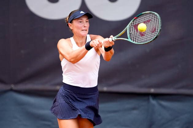 MSC Hamburg Ladies Open - Day 2 Hamburg, Germany 21 Jul 2026 - Alina Charaeva (ARM) in action during their R32 match against Sara Sorribes Tormo (ESP) at the 2026 MSC Hamburg Ladies Open Women s tennis tournament taking place at Am Rothenbaum, Hamburg, Germany. Hamburg Hamburg Greece  Copyright: xOwenxHammondx originalFilename:hammond-2026msch260721_npxSr.jpg