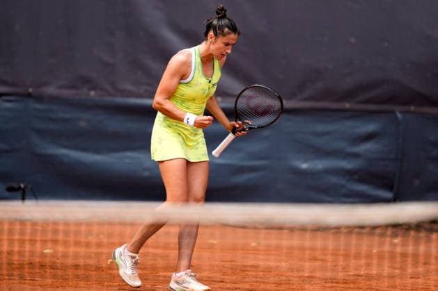 MSC Hamburg Ladies Open - Day 2 Sara Sorribes Tormo of Spain plays against Alina Charaeva of Armenia during their round of 32 match at the 2026 MSC Hamburg Ladies Open women s tennis tournament at Am Rothenbaum in Hamburg, Germany. Hamburg Hamburg Greece  Copyright: xOwenxHammondx originalFilename:hammond-2026msch260721_npj7Q.jpg