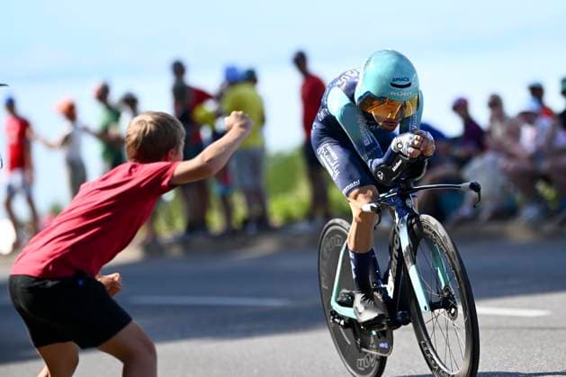 Tour de France 2026 Stage 16 THONON-LES-BAINS, FRANCE - JULY 21 : Martinez Lenny (FRA) of Bahrain - Victorious during stage 16 of the 113rd edition of Tour de France an UCI World Tour 2.UWT Individual Time Trial stage for Men Elite of 26 km with start in Evian-les-Bains and finish in Thonon-les-Bains on July 21, 2026 in Thonon-les-Bains, France, 21 07 2026 Thonon-les-Bains France  Copyright: xGvgx