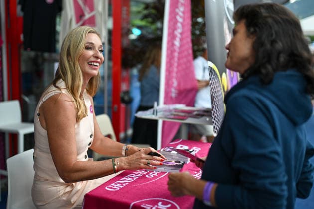 TENNIS - ATP, Tennis Herren Generali Open 2026 KITZBUEHEL,AUSTRIA,21.JUL.26 - TENNIS - ATP World Tour, Generali Open. Image shows Barbara Schett Eagle (Servus TV) with a fan.  GEPAxpictures xDanielxSchoenherr