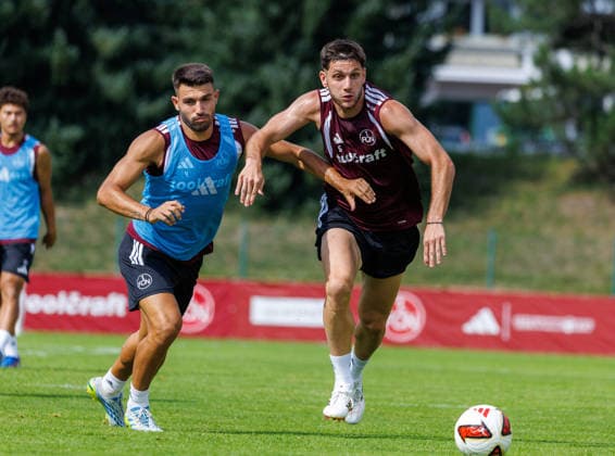 21.07.2026 - Fussball - 2. Fussball-Bundesliga - Saison 2026 2027 - 1. FC Nürnberg FCN Club - Trainingslager Sommer Sommertrainingslager Gais - Bruneck - Südtirol - Zink DaMa - xdaxmax - Alexios Kalogeropoulos (4, 1. FC Nürnberg FCN ) Styopa Mkrtchyan (5, 1. FC Nürnberg FCN ) *** July 21, 2026 Soccer 2 Soccer Bundesliga 2026–2027 Season 1 FC Nuremberg FCN Club Summer Training Camp Summer Training Camp in Gais, Brunico, South Tyrol Zink DaMa xdaxmax Alexios Kalogeropoulos 4, 1 FC Nuremberg FCN Styopa Mkrtchyan 5, 1 FC Nuremberg FCN